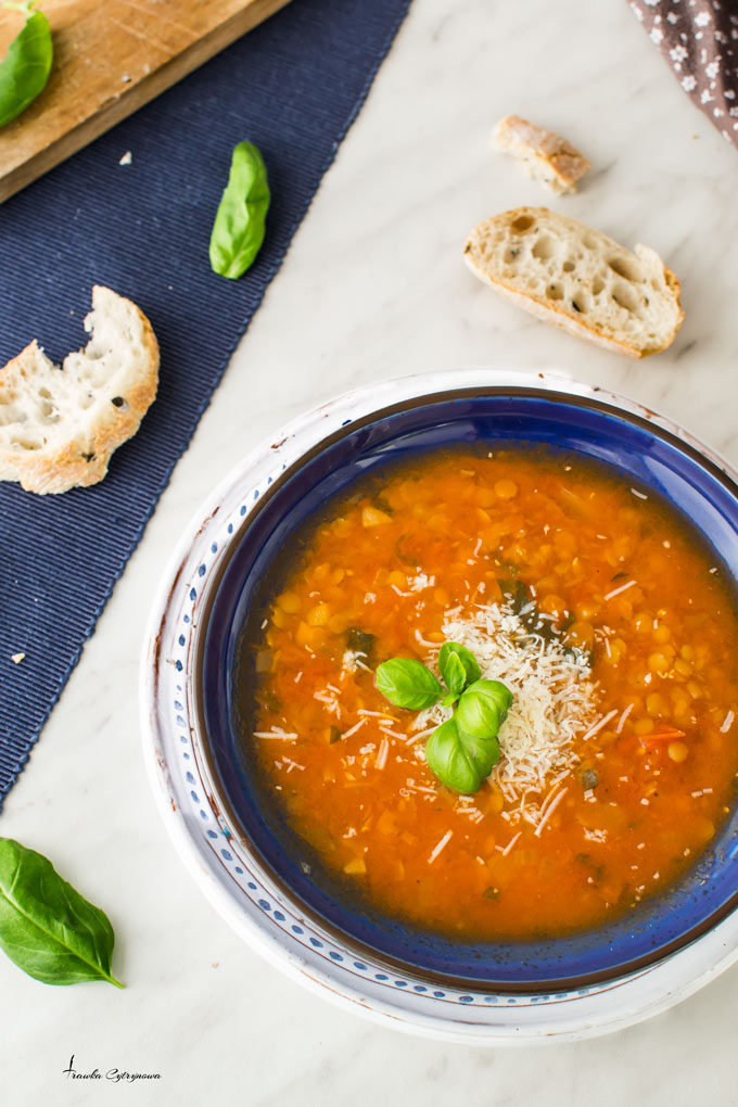 Zupa-pomidorowa-z-soczewica